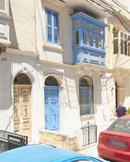 Gzira flat - 4 Min Walk to the Seafront - Fully AC - 2