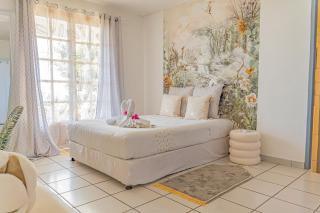Ti Kaz Doudou T2, sea view and cozy garden - 2