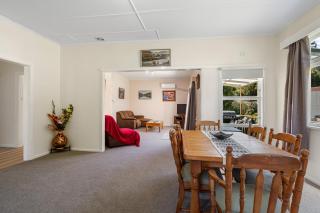 Kauri Cottage at Marble Hills - Marahau Holiday Home - 5