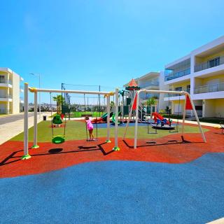 2-Bedroom Family Apt, 2 Pools, 7 Min to Beach - 1