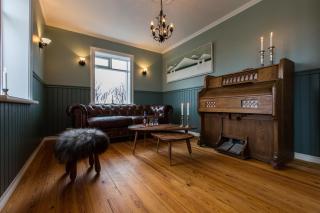 EfraNes Farm - 4BR House with Hot Tub - Sleeps 8 - 2