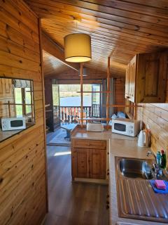 Filby Broads Lodge Houseboat - 8
