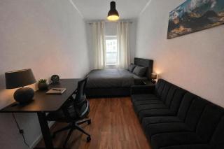 Elegantes Zimmer in Top-Lage mit Terrasse und EBK - 0
