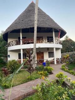 Villa Faraja - 4 km from Galu Beach Diani, 3 bedrooms - 5