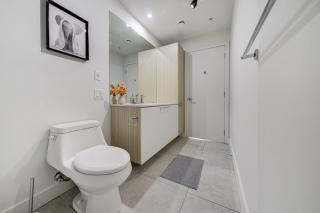Stylish Group Stay Montreal - Gym Access - 6 Guests - 6