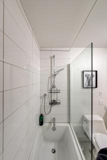 Stylish Group Stay Montreal - Gym Access - 6 Guests - 3