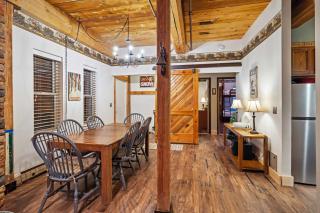Village Condo with Fireplace 5 Min to Okemo - 3
