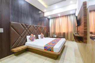 FabHotel City Walk - 8