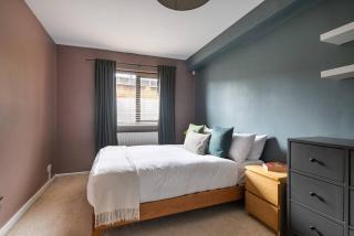 Charming Parkside Apartment WiFi Gated Parking - 5
