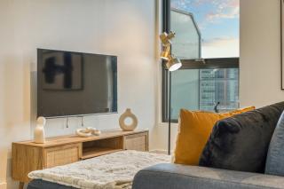 Chic Downtown Montreal Stay Near Bell Centre - 0