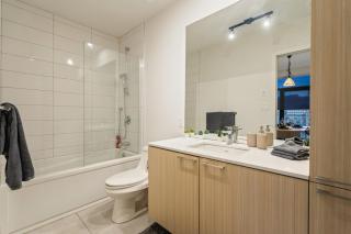 Chic Downtown Montreal Stay Near Bell Centre - 9