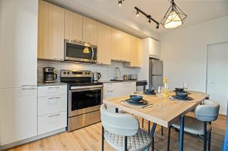Chic Downtown Montreal Stay Near Bell Centre - 3
