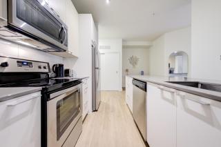 Prime Downtown Montreal Stay - Near Bell Centre - 2