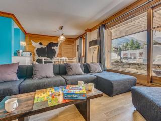 Élégant 4 pièces avec terrasse plein Sud, cheminée, parking couvert, au centre proche pistes et commodités - FR-1-694-91 - 3