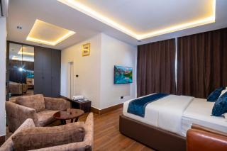 Bolton White Residence - 7