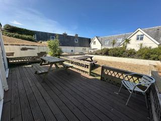 Spacious Coastal Home near Lusty Glaze and Porth - 3