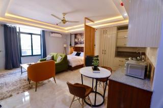 Most luxurious studio apt in town-Pavilion Suits Bahria GYM Suana - 9