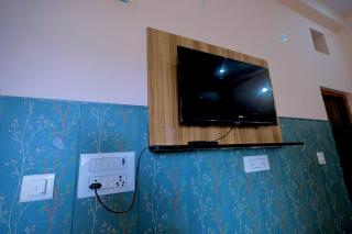 The Retreat - Best Property In Mussoorie #Luxury Rooms #Parking #Budget Friendly #Couple Friendly - 1