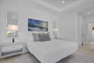 Sophisticated 3BR Oceanfront Home with Loft - 5
