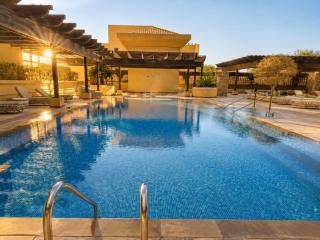 Heart of Pearl 3BR, Huge Terrace & Marina Views - 3