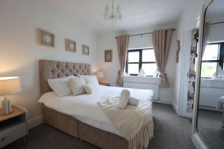 Harbour View - Sleeps 26 guests - 2