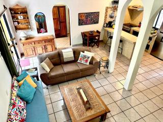 Large home 1 blk from beach with private courtyard - 2