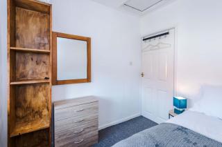 Nottingham Modern Home Free Parking Sleeps 5 - 4