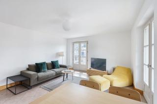Conseil B - Chic 2BR City Center Apartment - Free Parking & Mountain View - By Cozee Rentals - 3