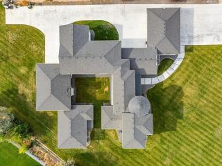 14000 SqFt Estate w Gym Theater Suana Sleeps 40 - 8