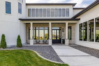 14000 SqFt Estate w Gym Theater Suana Sleeps 40 - 7
