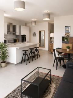 Bright & Modern Qawra Stay - 2