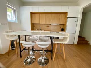 Family & Friends 4-Bedroom beach break! - 4