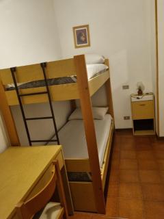 VARIE STRUTTURE Queste strutture NON FORNISCE lenzuola da letto e asciugamani - 1