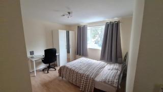 3BR Home w/ Driveway Parking Near Cardiff Centre - 5