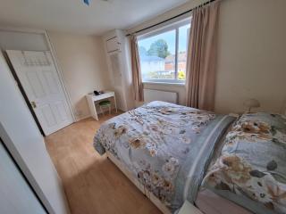 3BR Home w/ Driveway Parking Near Cardiff Centre - 1