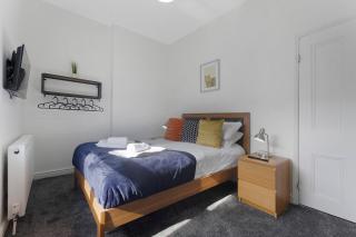 1 Bedroom with Sofa Bed Near Train Station - 9