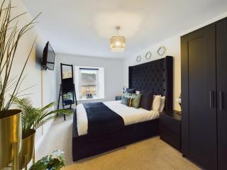 Modern 4 Bed Walk to Pubs Shops and Countryside - 9