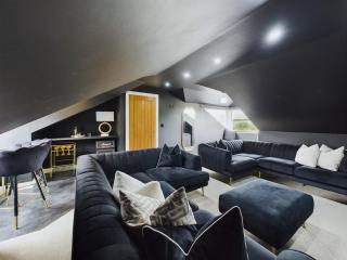 Modern 4 Bed Walk to Pubs Shops and Countryside - 8