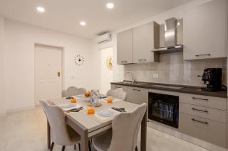 Cavour Lake Apartments - 1