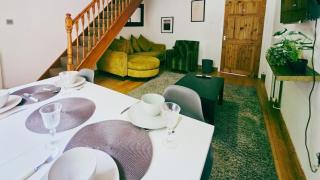 Bright and Modern 2BR House on Quiet Street - 8