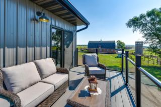 River Views & Rural Charm: Springfield Retreat - 7