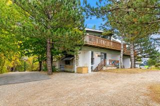 Hickory Hideaway w Hot Tub by Property Valet - 6