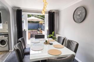 House Sleeps 4- Free Parking Garden Pet Friendly - 9