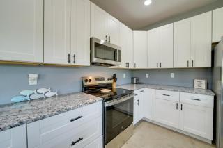 Stroll to Lake & State Park! Cozy Vian Cabin - 1