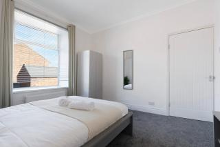 4BR on Durham Road Perfect For Large Groups - 2