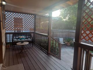 Bungalow By the Bay 2 miles from Kemah Boardwalk - 9