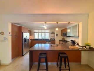 Gated 3 br Townhouse w plunge pool and beach access - 2
