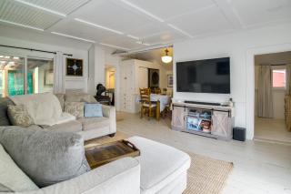 Access to Centerville's Resident Beaches! Cozy Gem - 0