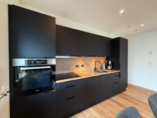 Apt 1 - Between Sea and Mountains - 4