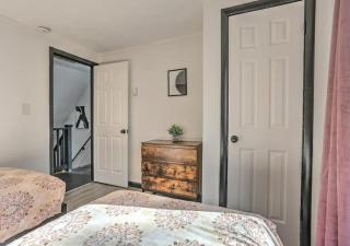 Modern 4 Bedroom Home with Sauna and Game Room in Gated Lake Community - 5